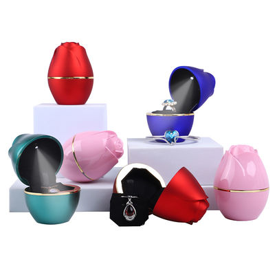 2021 Rose Design LED Light Jewelry Packaging Box للبلاستيك والمخمل المخصص