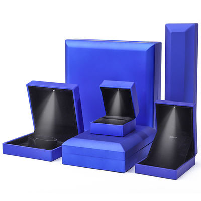 شراء شعار مخصص مربع مجوهرات LED الأزرق للقلادة سوار وأقراط online manufacture