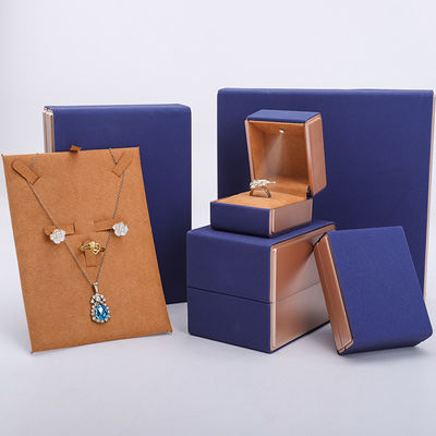 19x19x4cm صندوق هدايا من الجلد البنفسجي الأزرق مع ضوء LED وملفوف بالخيوط