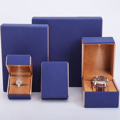 19x19x4cm صندوق هدايا من الجلد البنفسجي الأزرق مع ضوء LED وملفوف بالخيوط