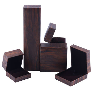 مصنوعة يدويًا من الورق المقوى البني البني الصندوق المجوهرات الصندوق المجوهرات القابل للتخصيص