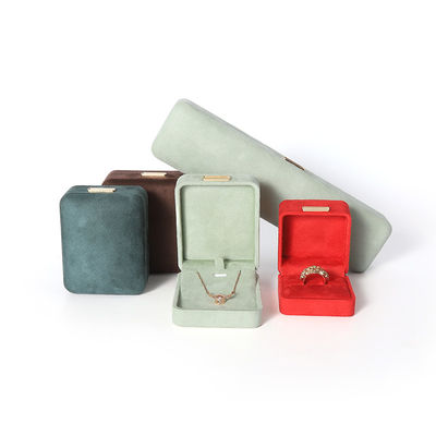 صندوق مجوهرات مخملي ثمانية الأطراف قابلة للتخصيص صندوق مجوهرات مع رقعة ذهبية