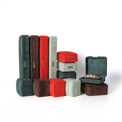 صندوق مجوهرات مخملي ثمانية الأطراف قابلة للتخصيص صندوق مجوهرات مع رقعة ذهبية