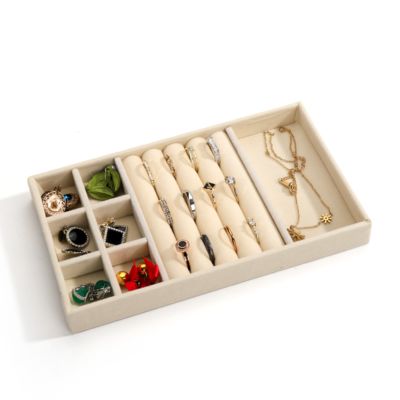 صواني مجوهرات مخملية بيج فاخرة قابلة للتخصيص صانعي القطع الأصلية لعرض المجوهرات للخاتم والسوار والقلادة