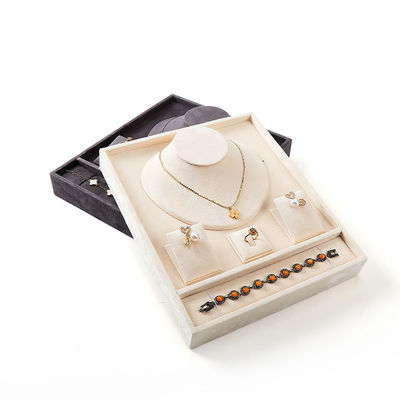 صواني مجوهرات مخملية فاخرة قابلة للتخصيص OEM لعرض مجموعات المجوهرات