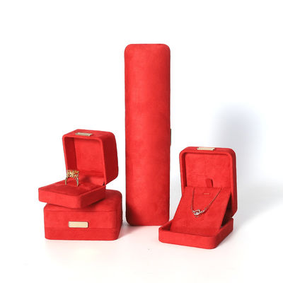 صندوق مجوهرات أحمر فاخر من الفلانيل المخملي عالي الجودة للأساور والقلائد والخواتم والأقراط